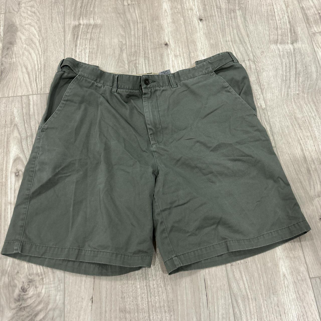 Baggy Geoffrey Beene shorts Size 38 Dm with any