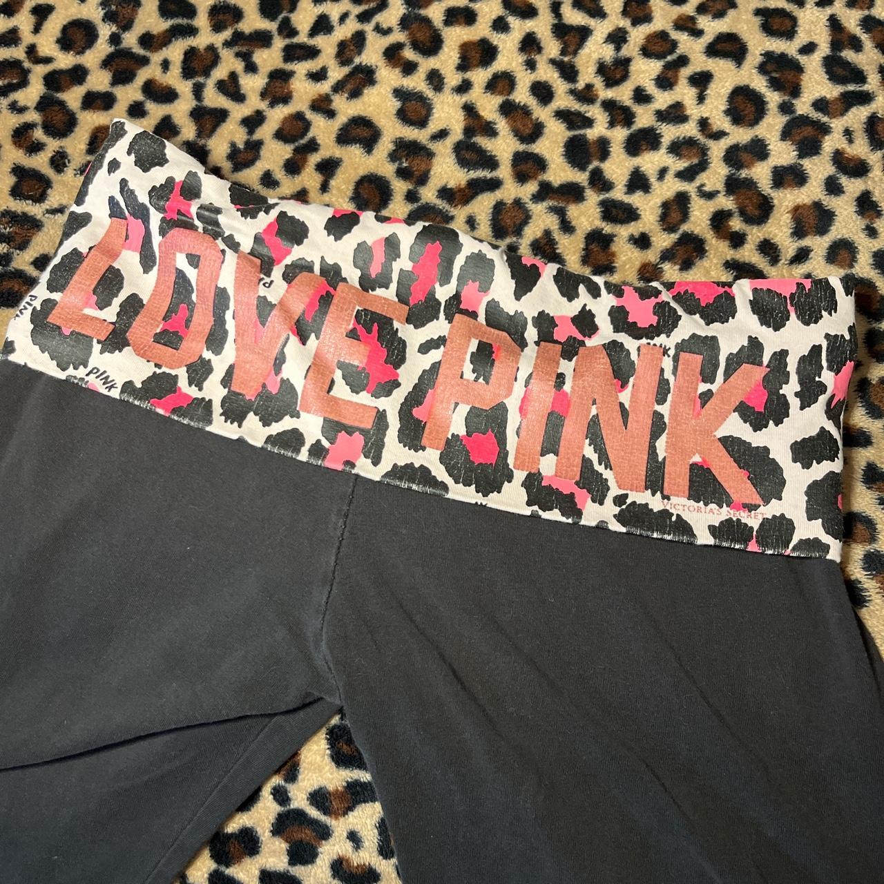 Rare vs pink cheetah foldover yoga pants Skinny - Depop