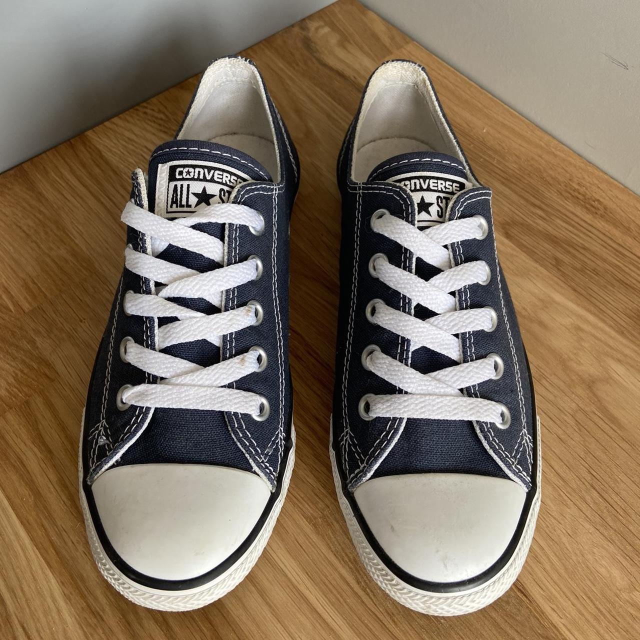 Converse Women's Navy and Blue Trainers | Depop