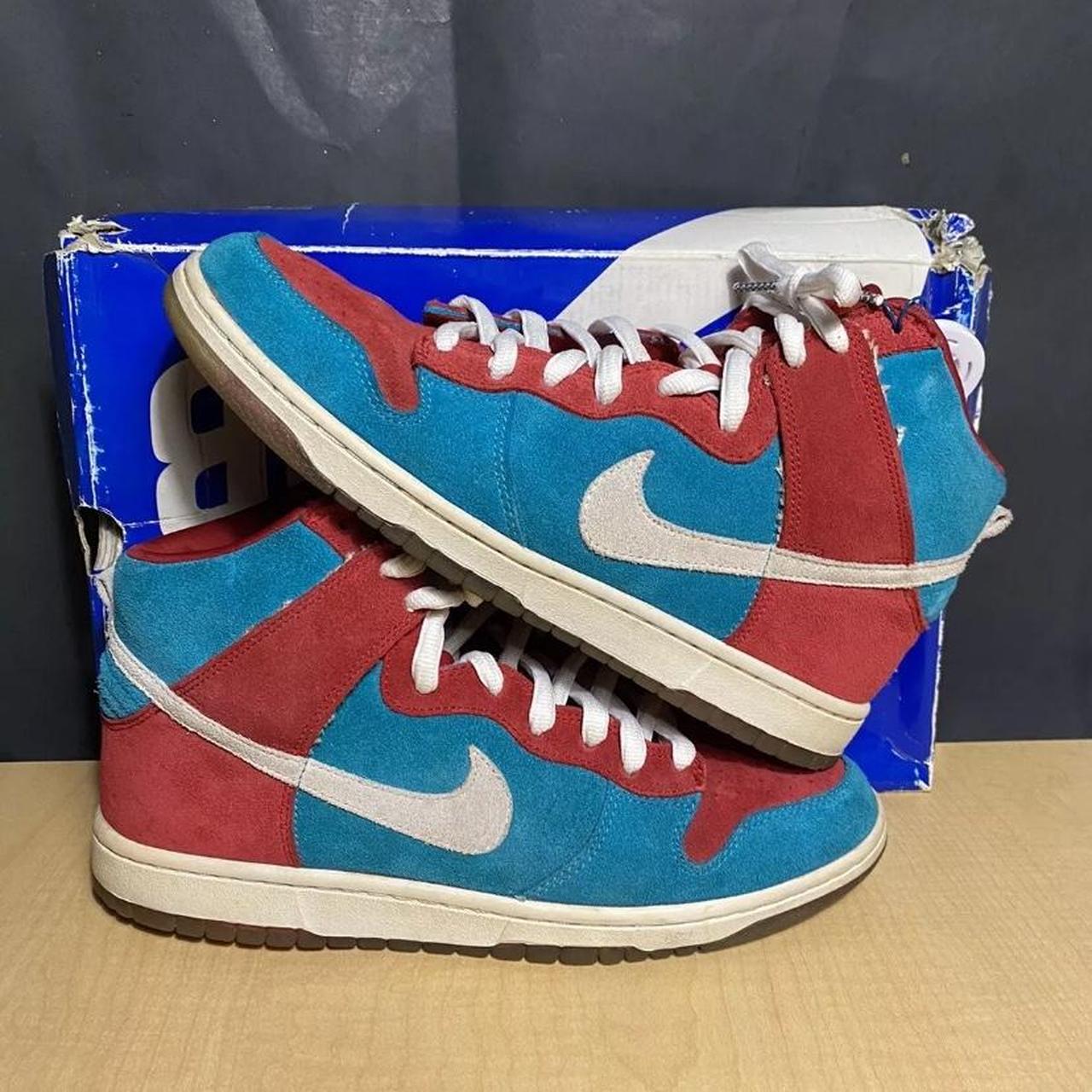 Nike sb dunk high bloody gums best sale