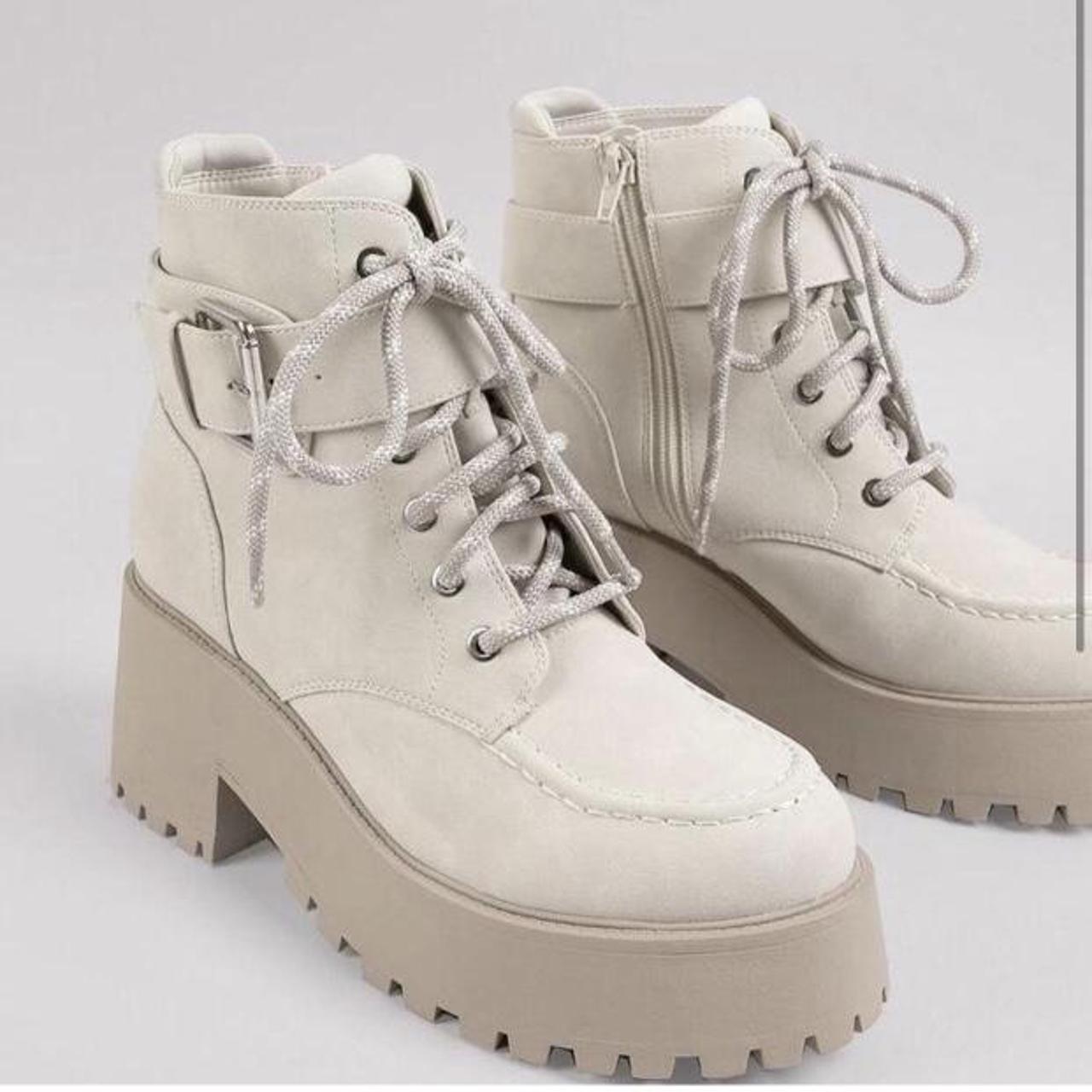 Women's Cream Boots Depop