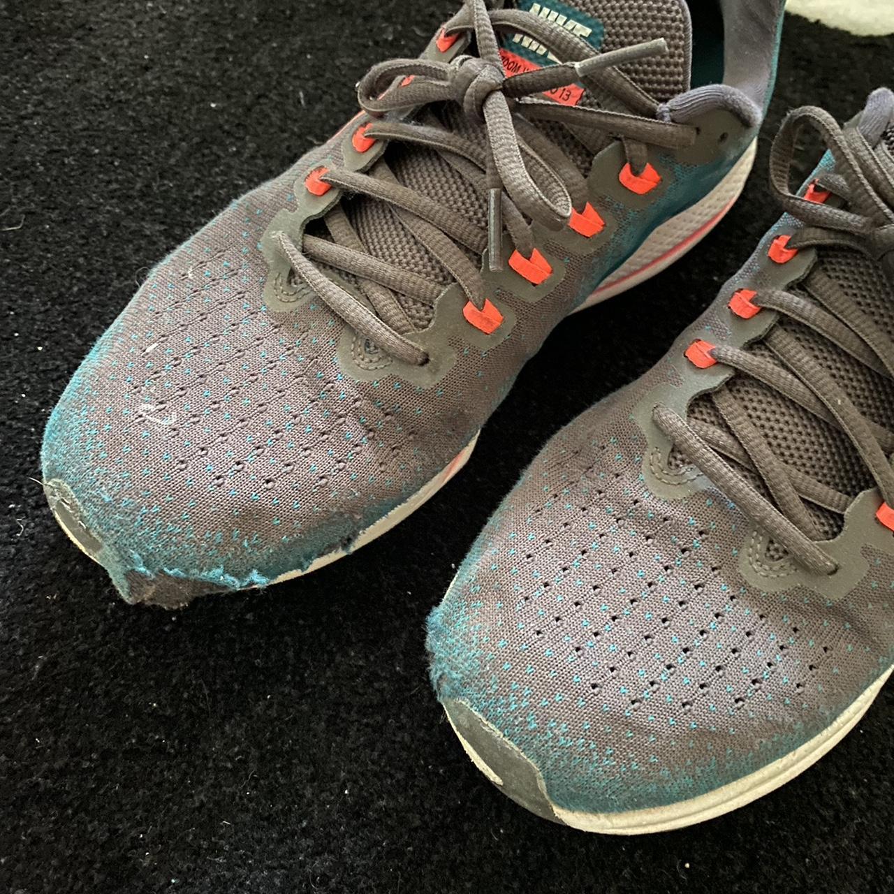 pale green nike trainers