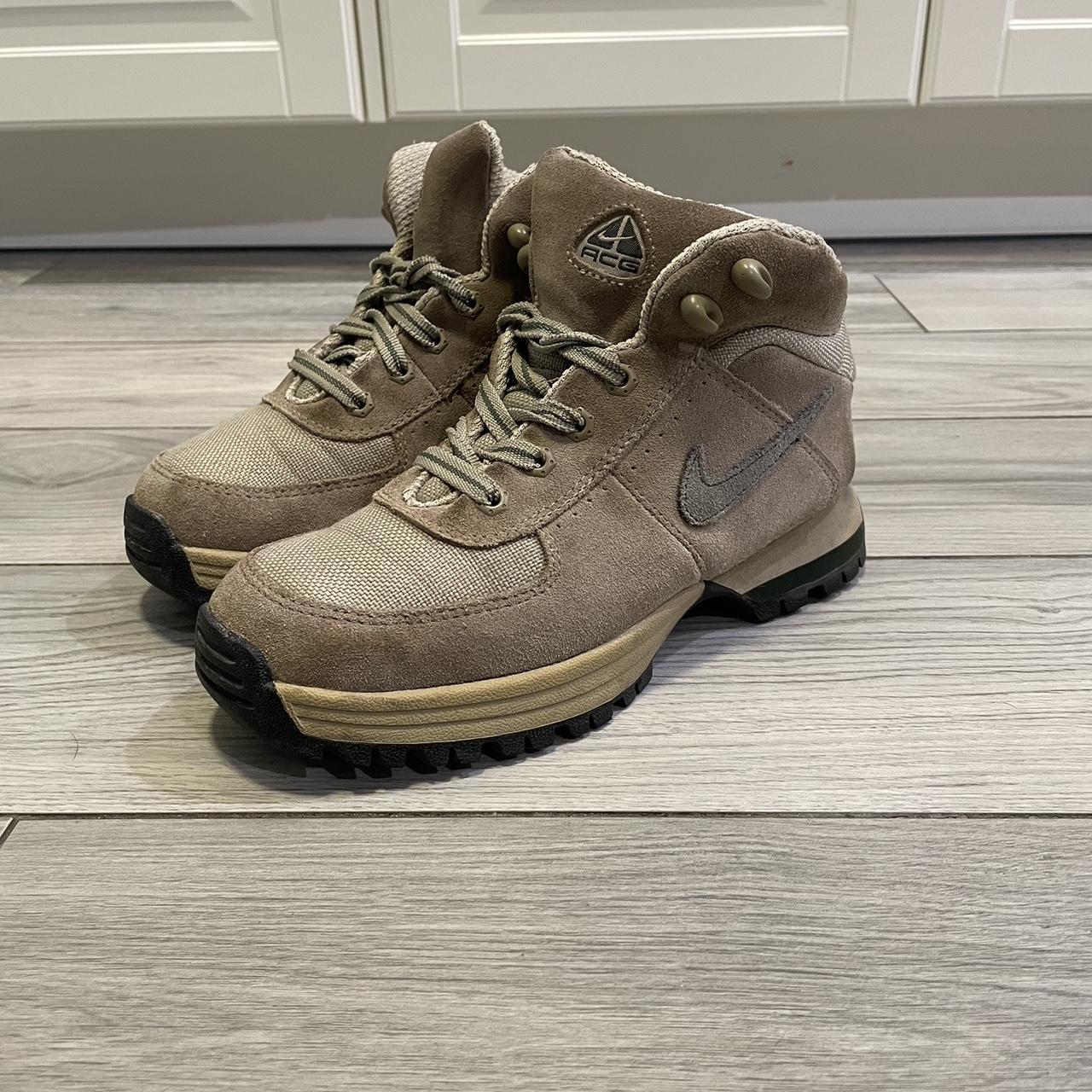 women's acg nike boots