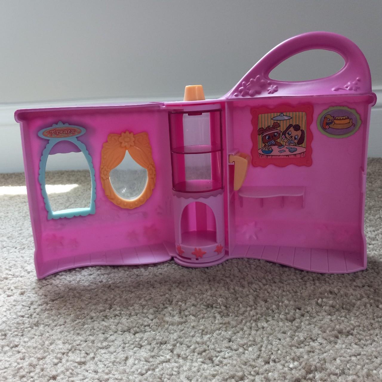 * Cute vintage pink LPS house play set * In good... - Depop