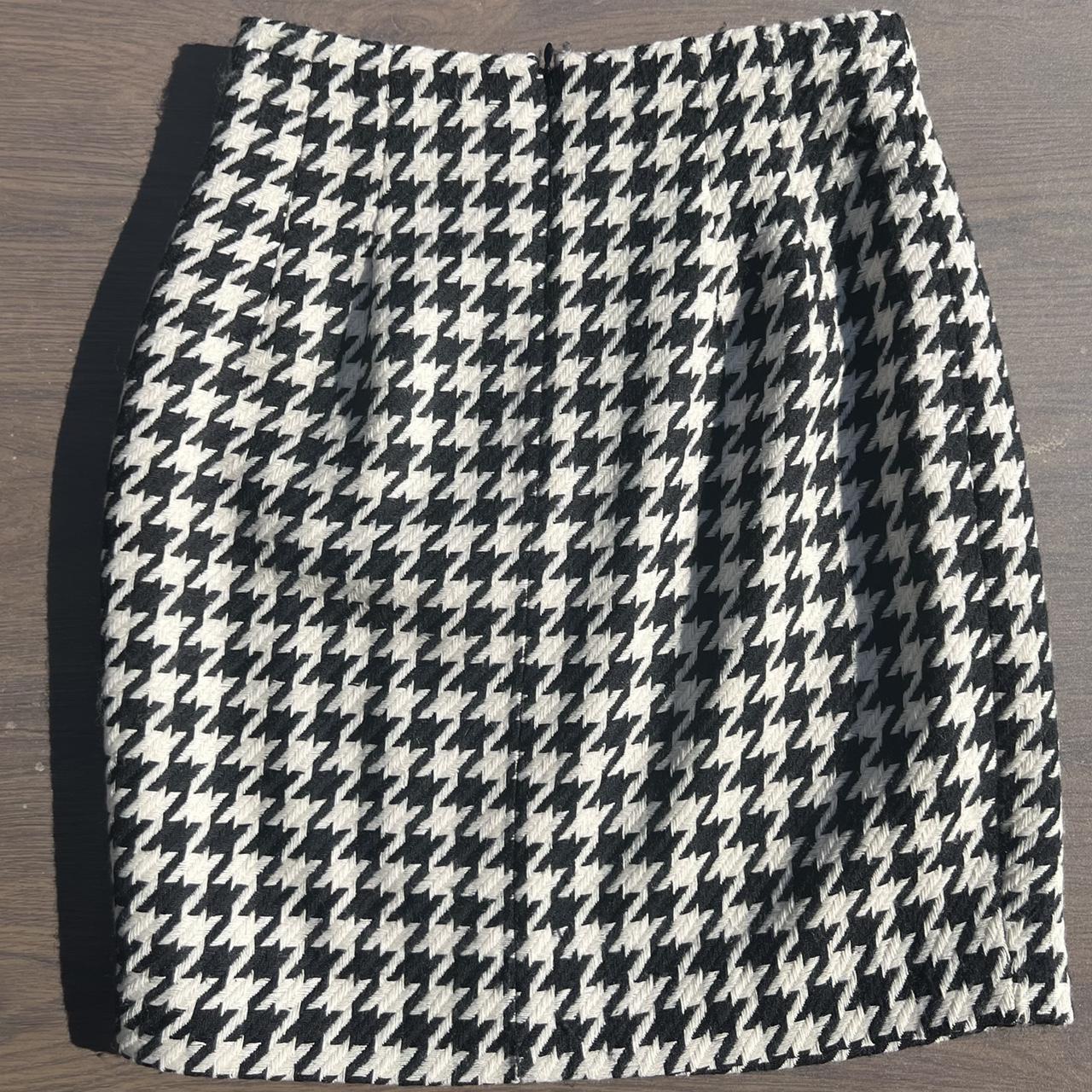 vintage 90’s houndstooth skirt by Fashion House... - Depop