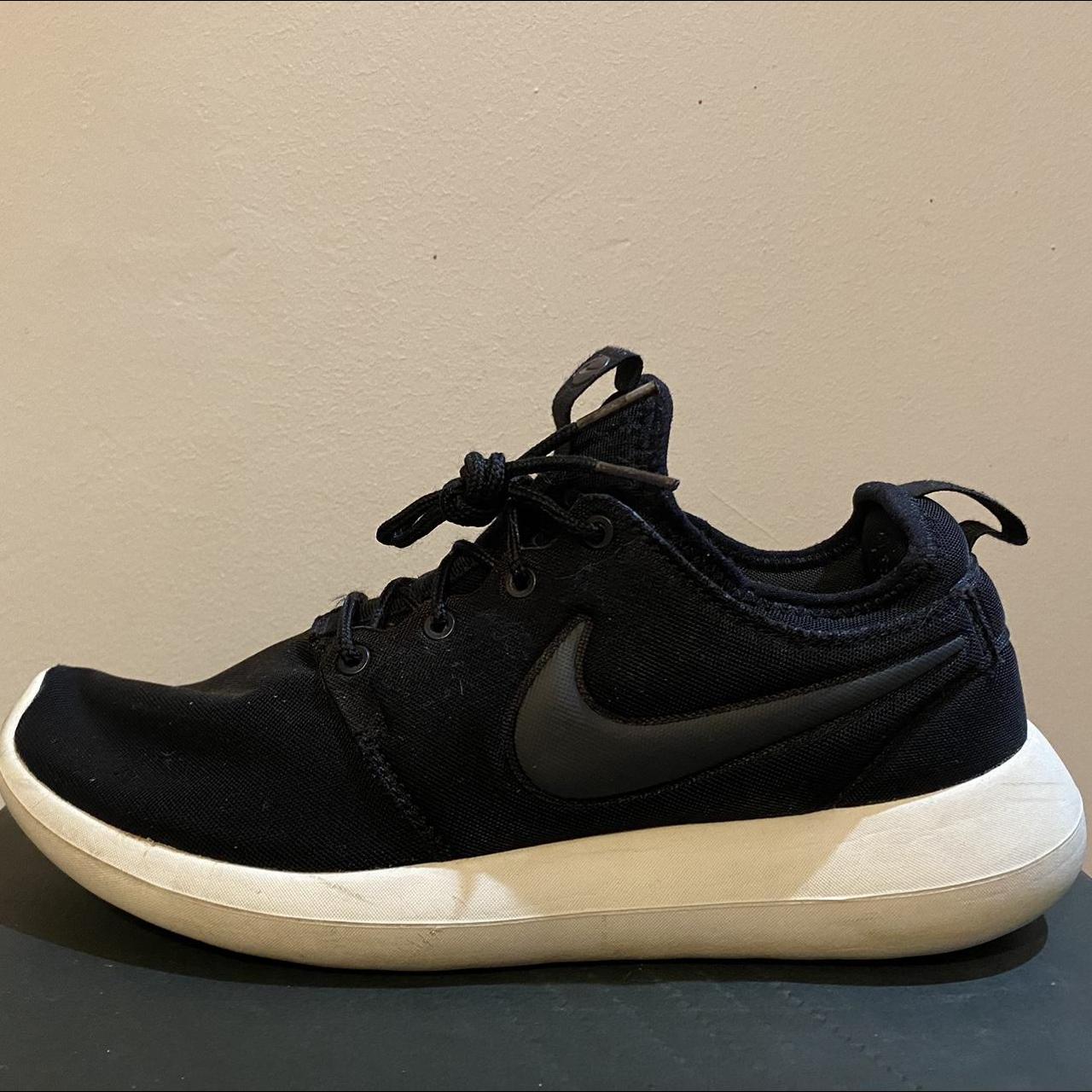 womens black nike roshe trainers