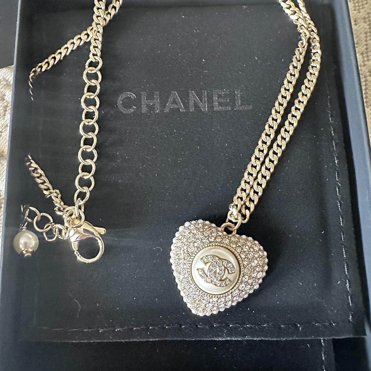 Chanel cc-necklace - Depop