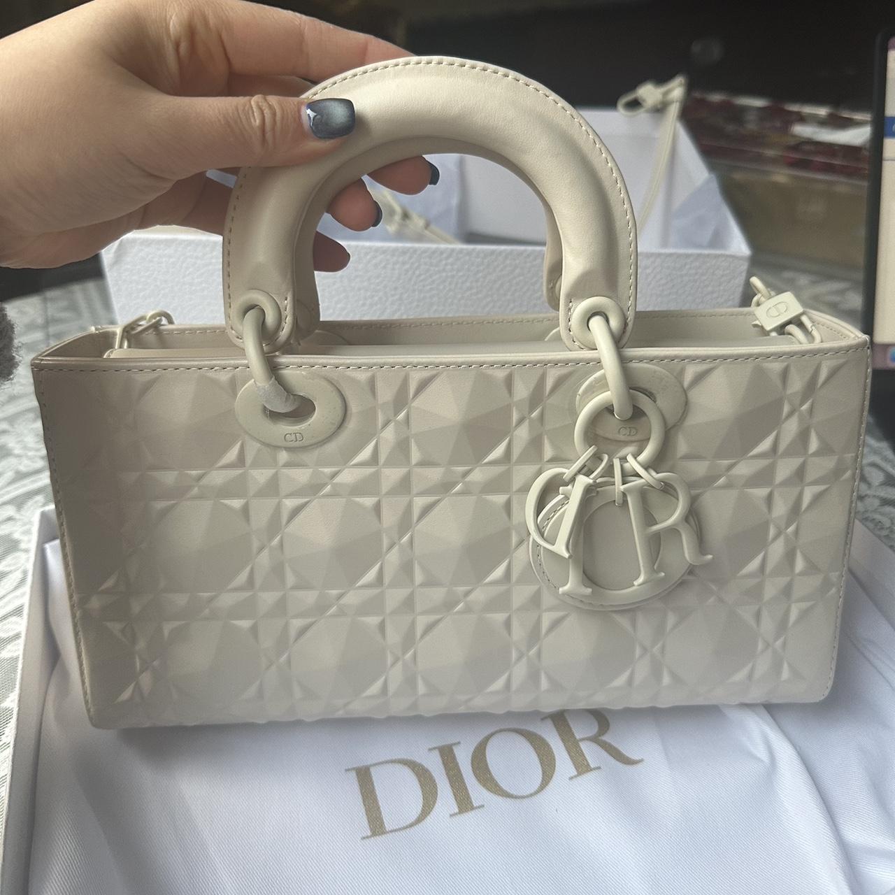 Cream dior bag hot sale