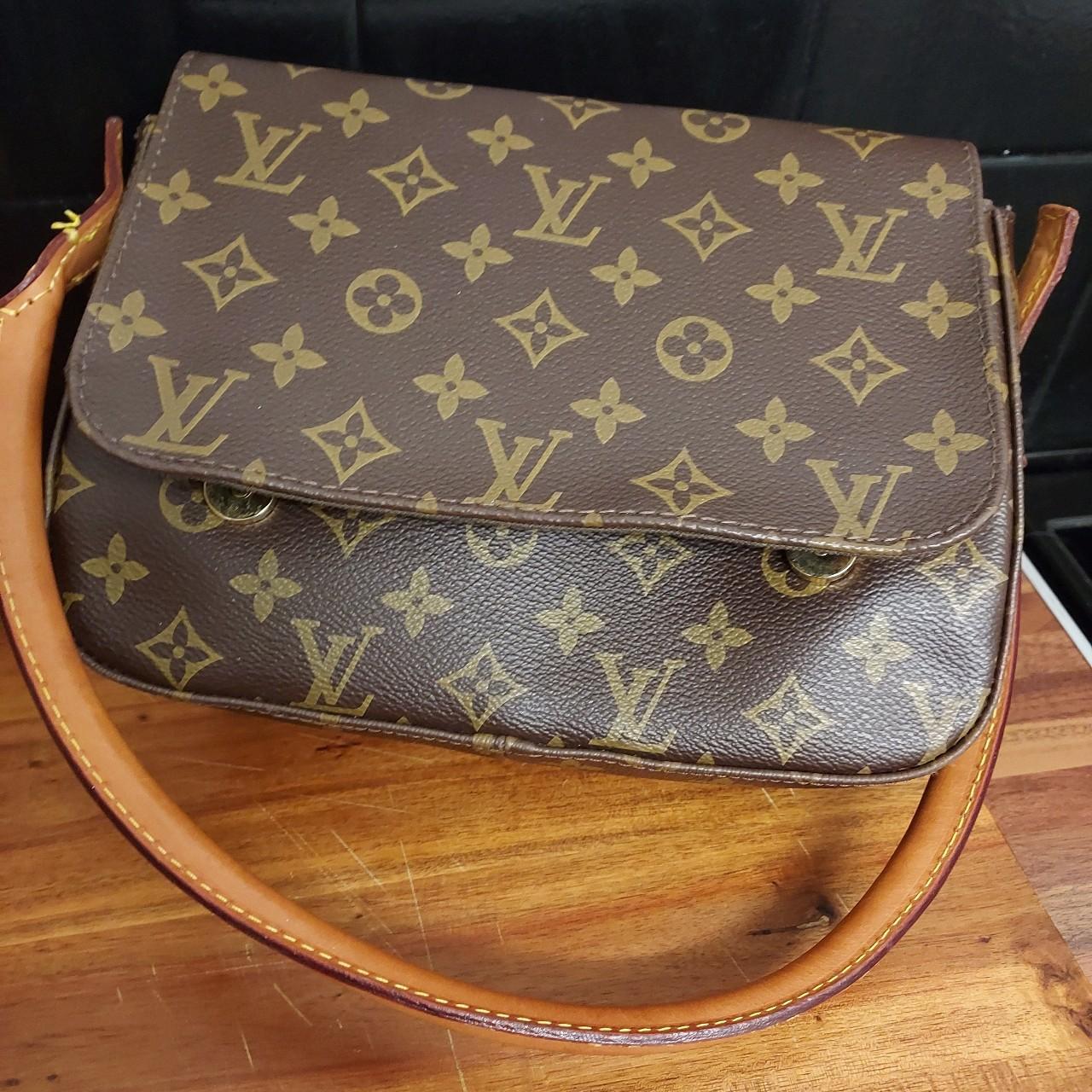 Genuine louis vuitton looping handbag. Good used... - Depop