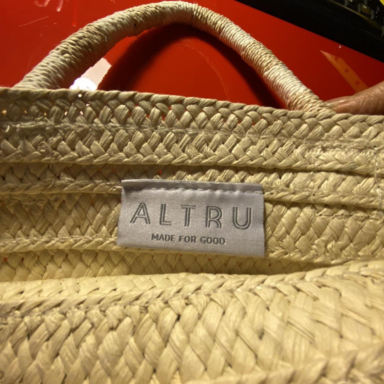 Altru goods deals straw tote