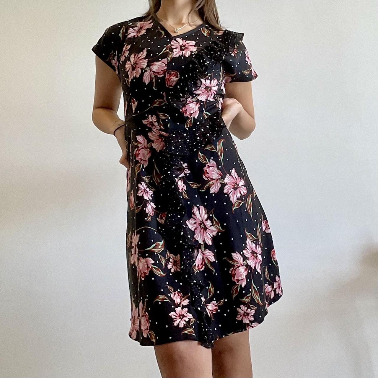 Guess dress Size 8/10 Really cute lace up detail on... Depop