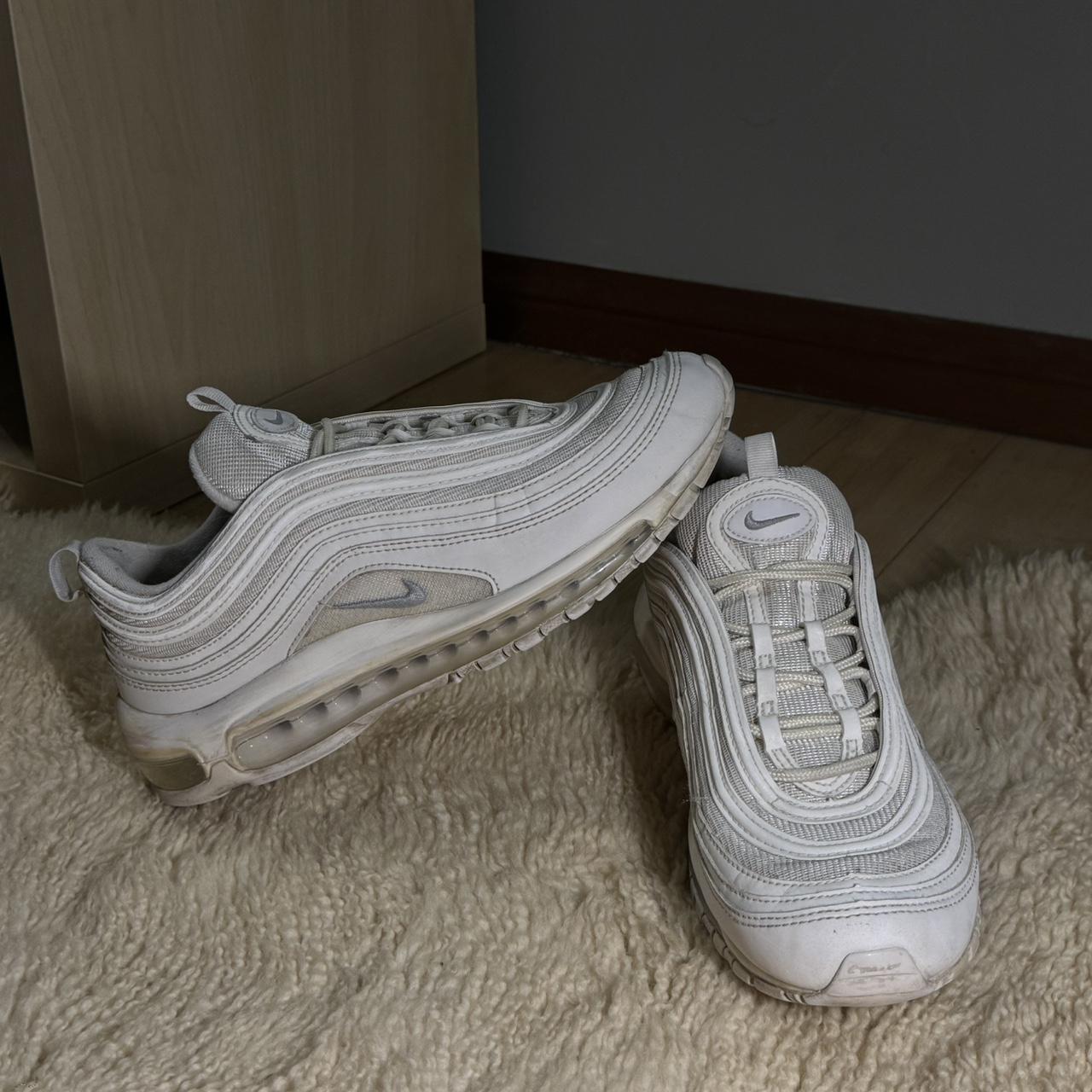 how to clean white air max 97