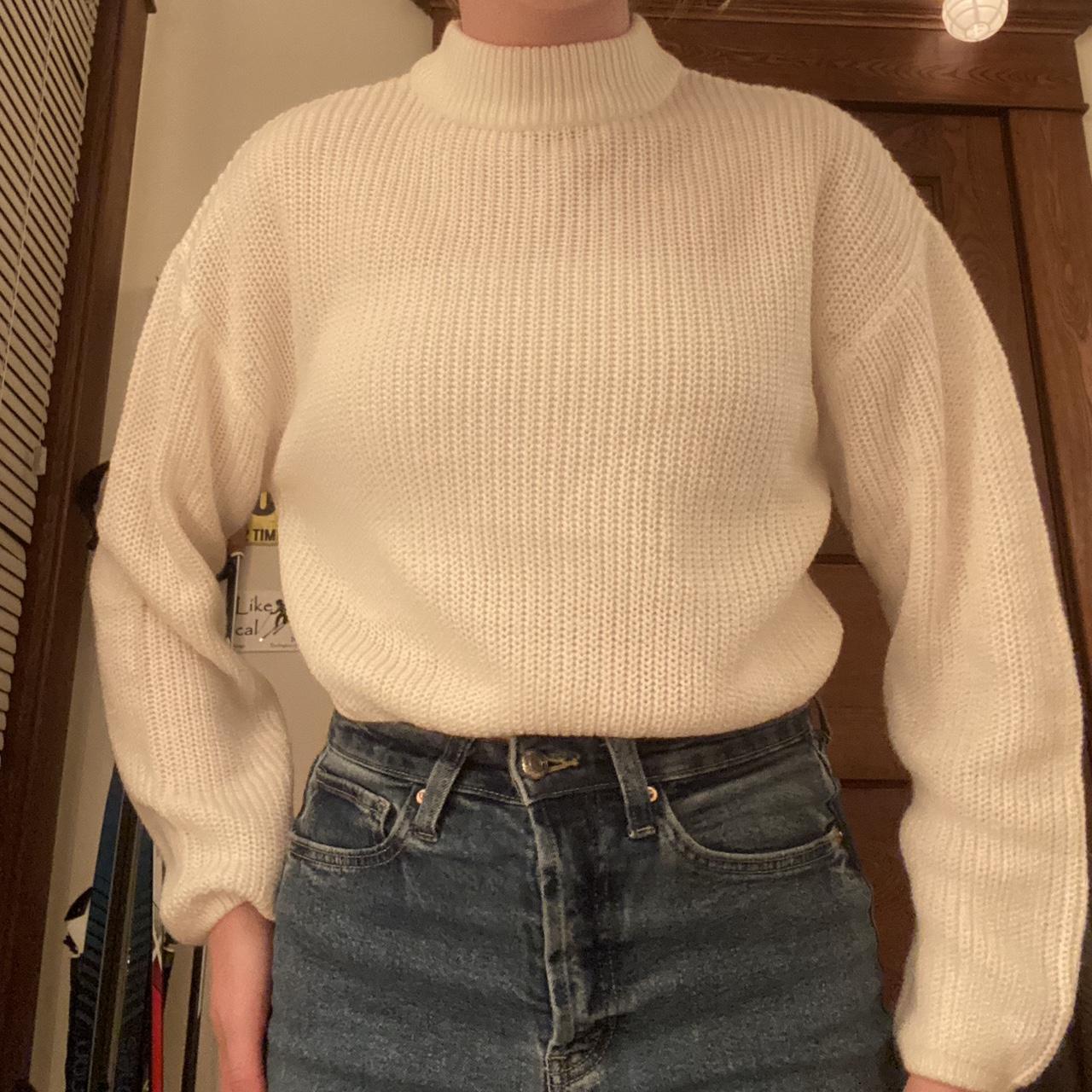 H&M Women's White Jumper Depop