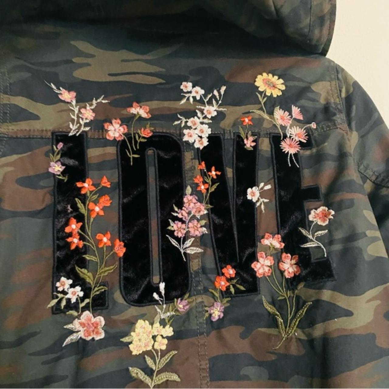 American Eagle Outfitters Camo Print Floral Embroidered Love cheapest Back Jacket Size L