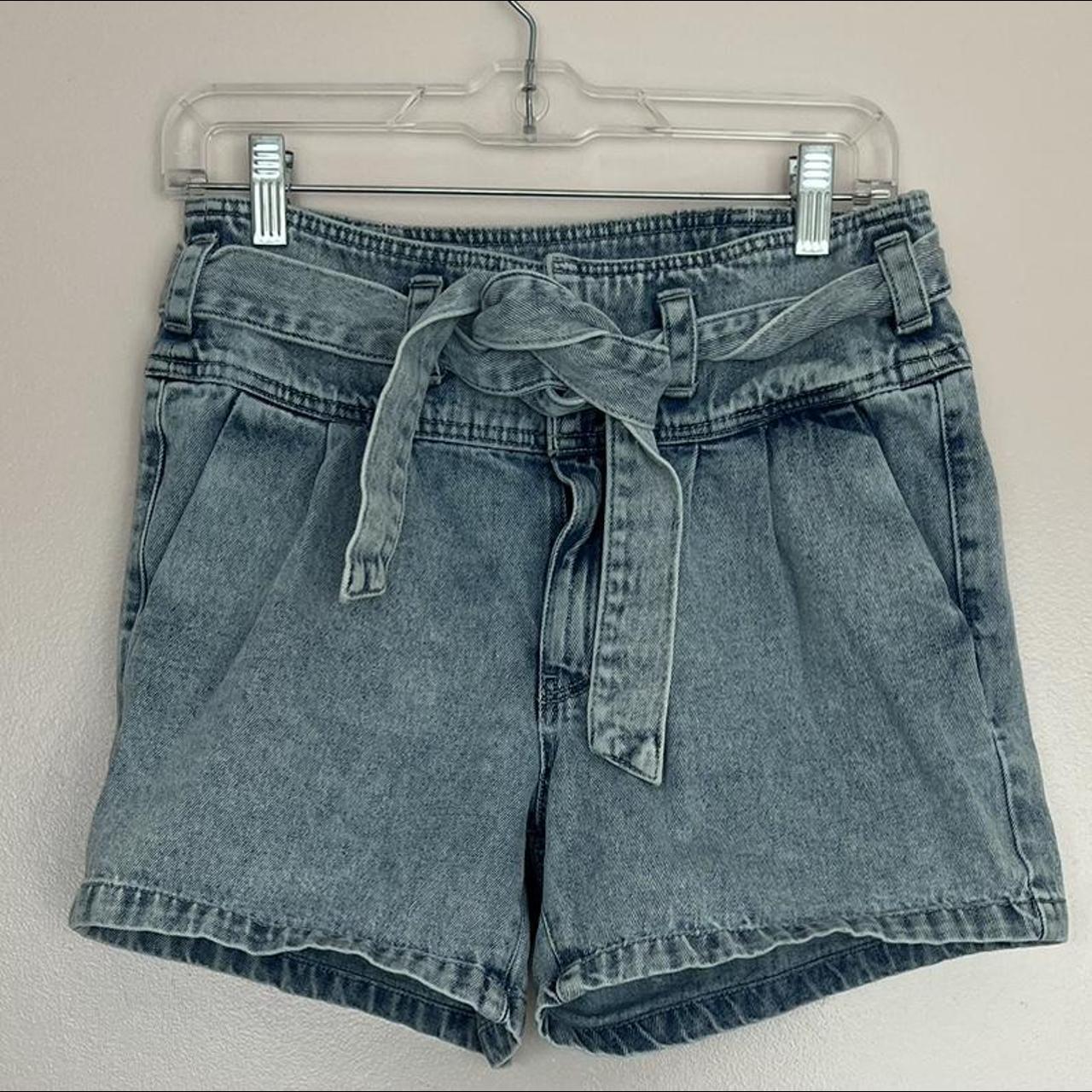 Vero Moda Women's Blue Shorts | Depop