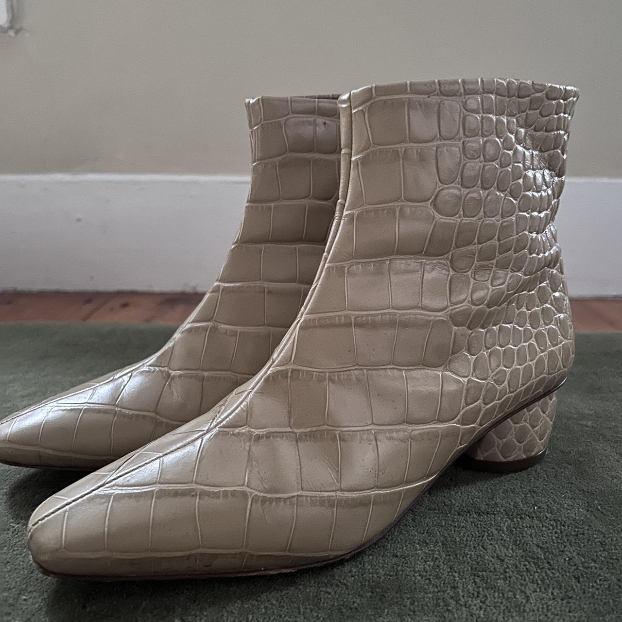 loq croc boots