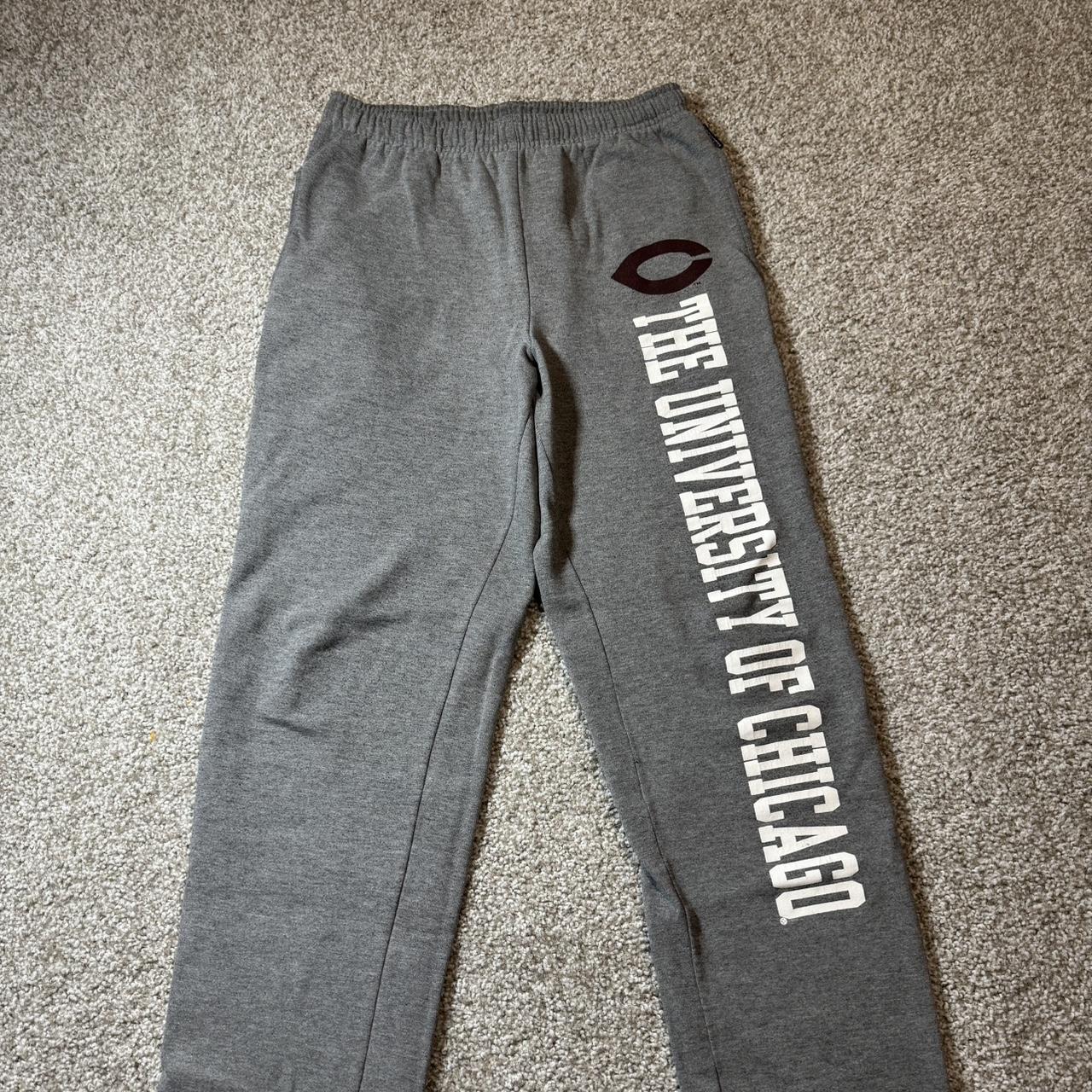University Of Chicago Sweatpants Size small no flaws - Depop