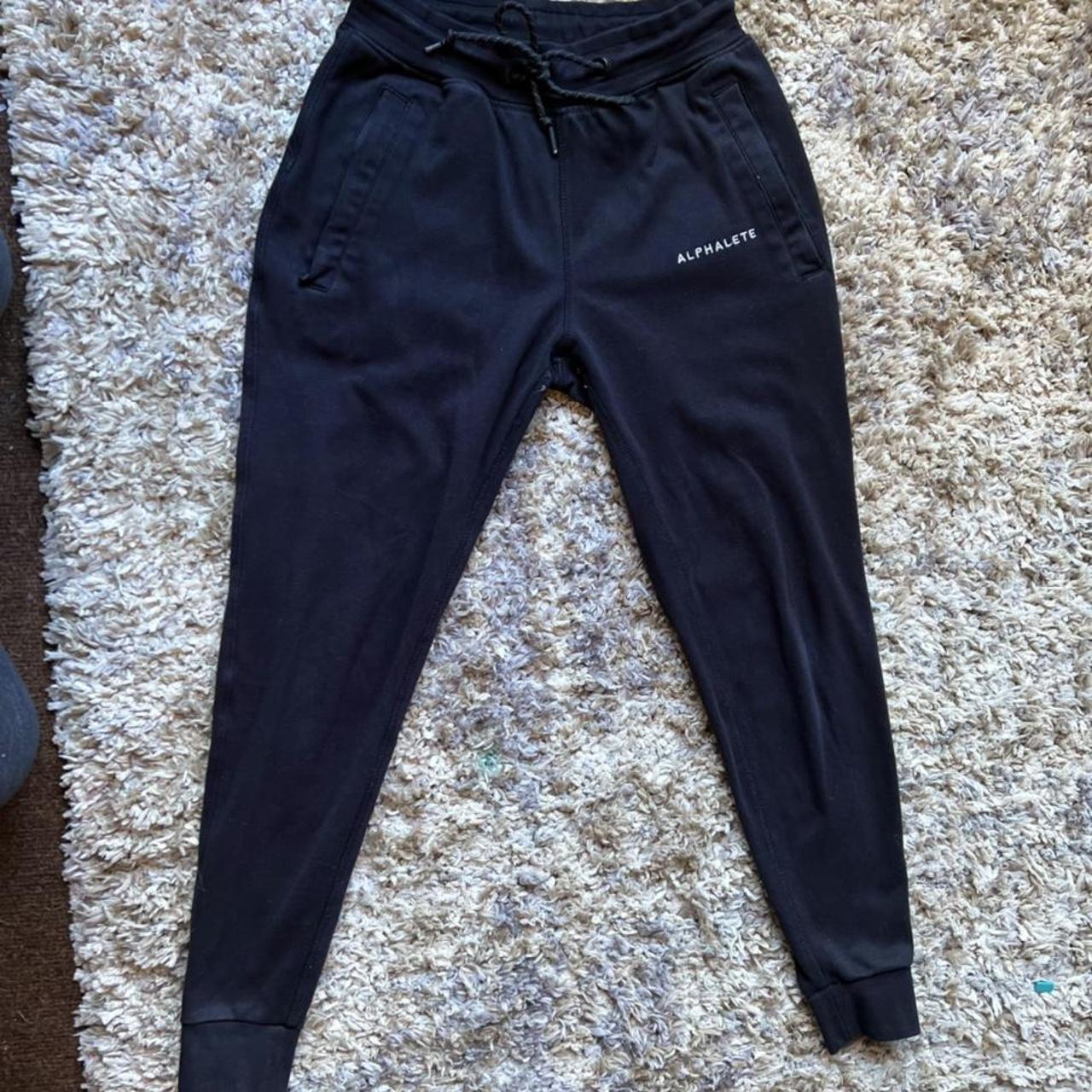 Alphalete discount black joggers