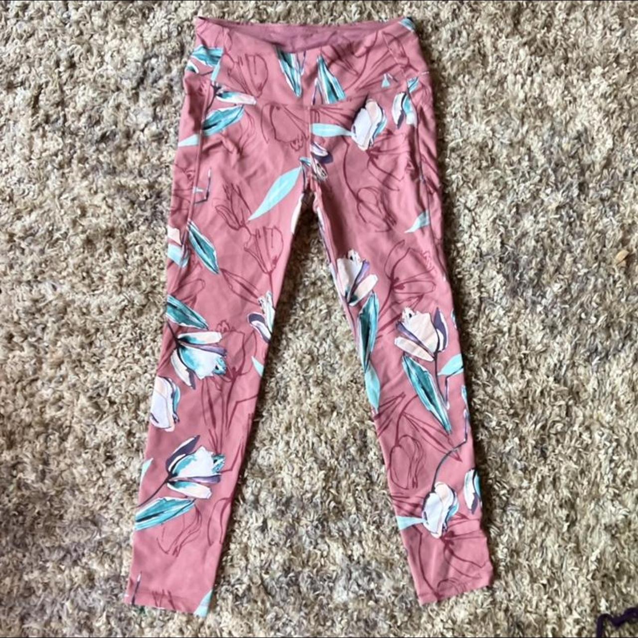Calia by Carrie Underwood size XL pink floral ankle - Depop