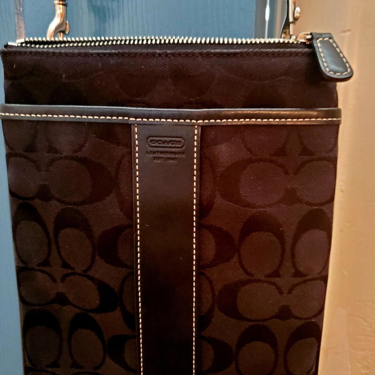 Amazon.com: Fossil Women's Heritage Leather Mini Flap Crossbody Purse  Handbag, Black (Model: ZB1787001) : Clothing, Shoes & Jewelry