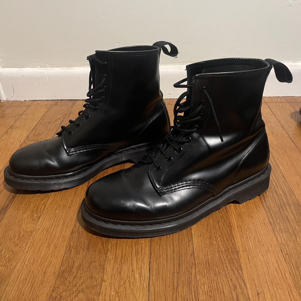 Dr. Martens 1460 Bex Stud SKU: 9520928 - YouTube