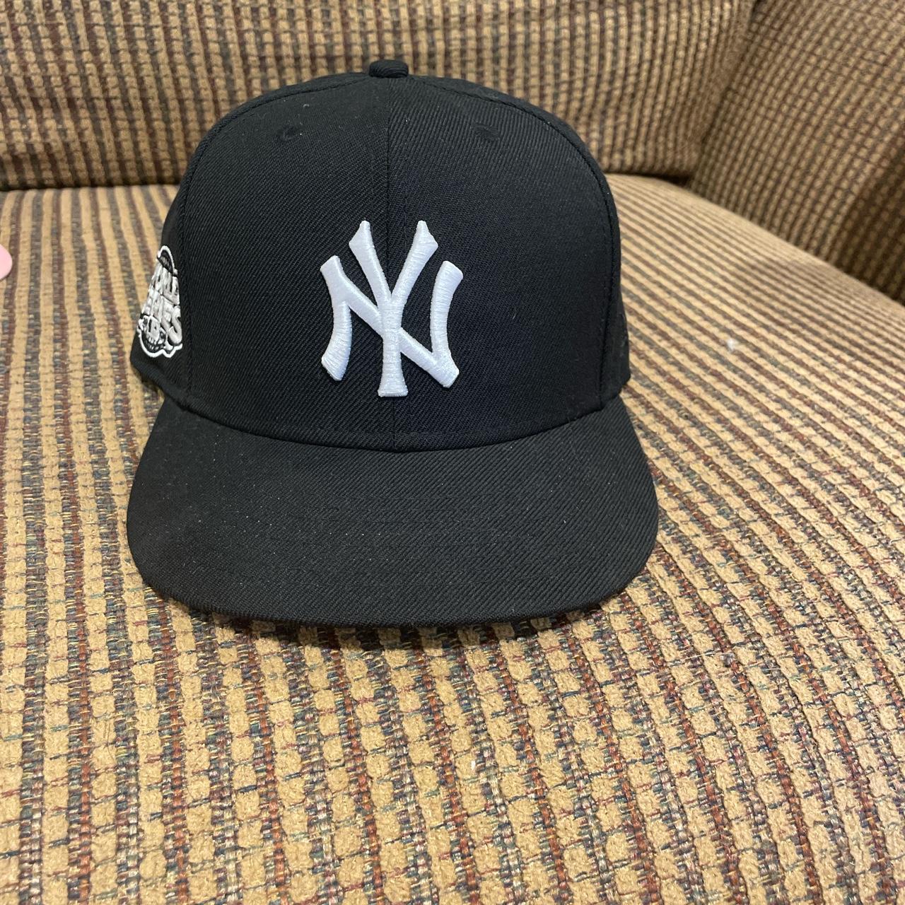 Yankees Fitted Hat 7 5/8 - Depop