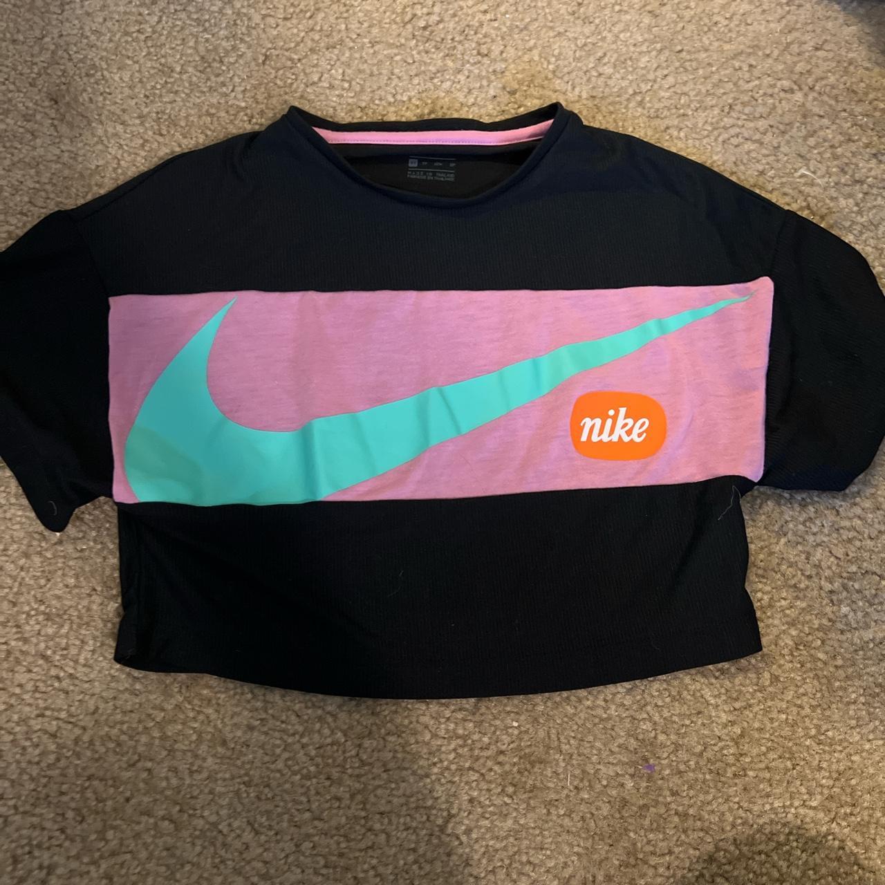 Nike Crop Top Please Note- It Has A Couple Tiny - Depop