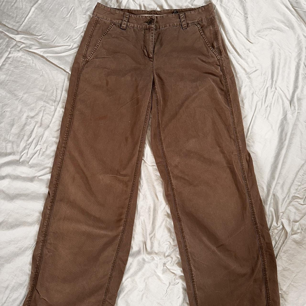 Size 6 baggy low rise cargo pants. Unknown friend. - Depop