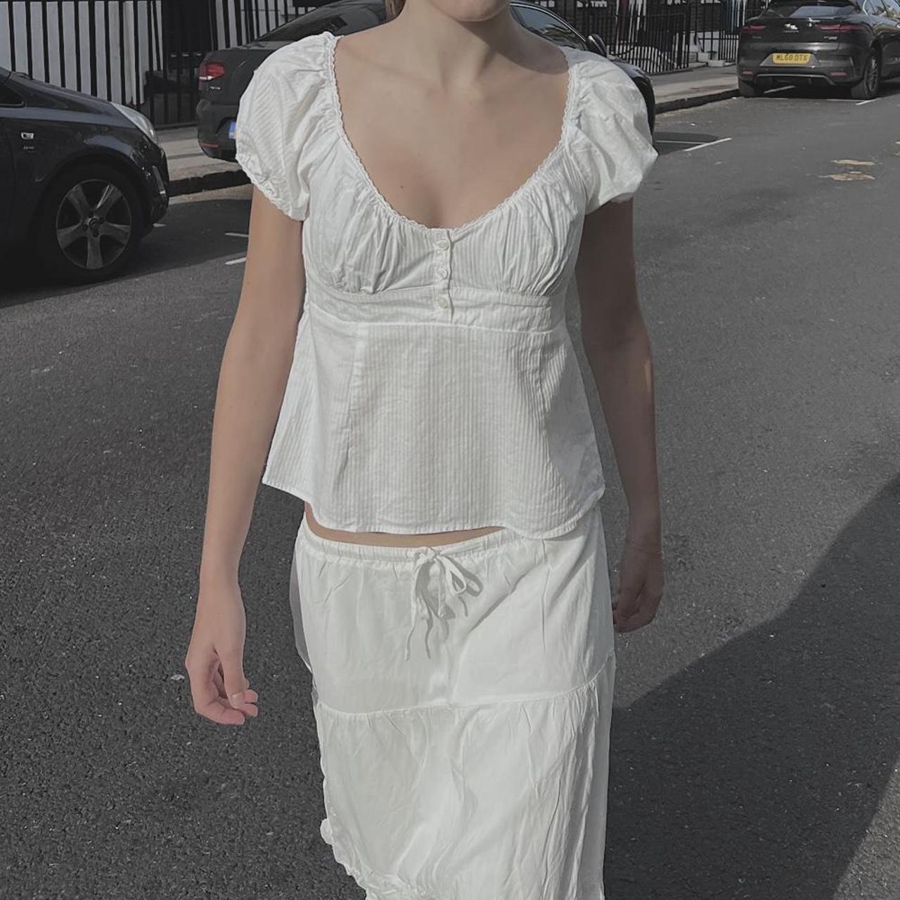 Brandy Melville Blair top Soo cute pairs well w so... Depop