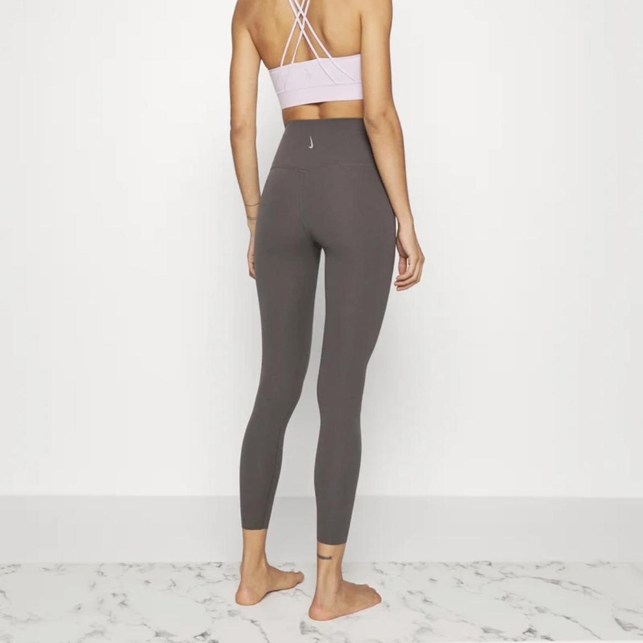Nike Women's Grey Leggings Depop