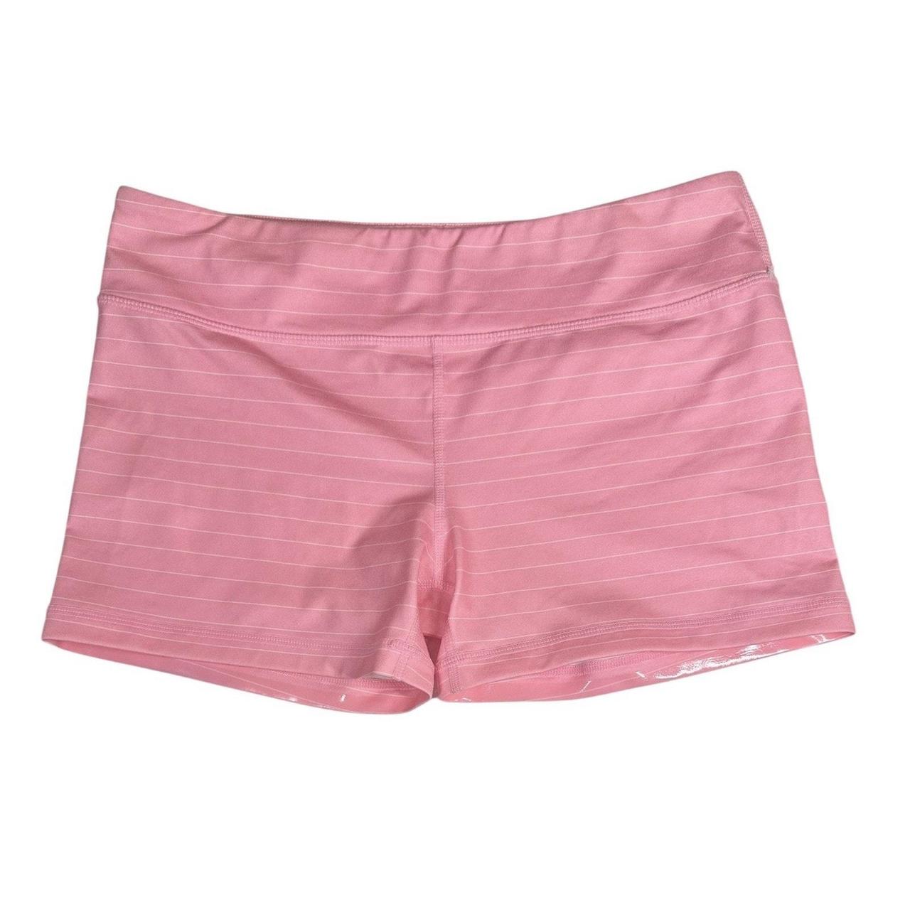 item listed by _pink_flamingo