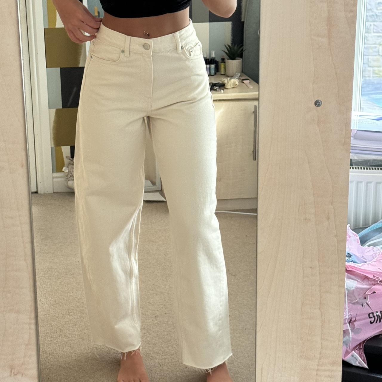 Zara cream balloon fit jeans In perfect condition... - Depop
