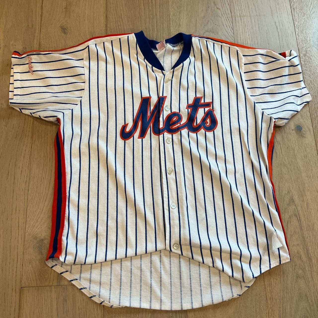 Vintage New York Mets shirt. Size mens small. Has - Depop