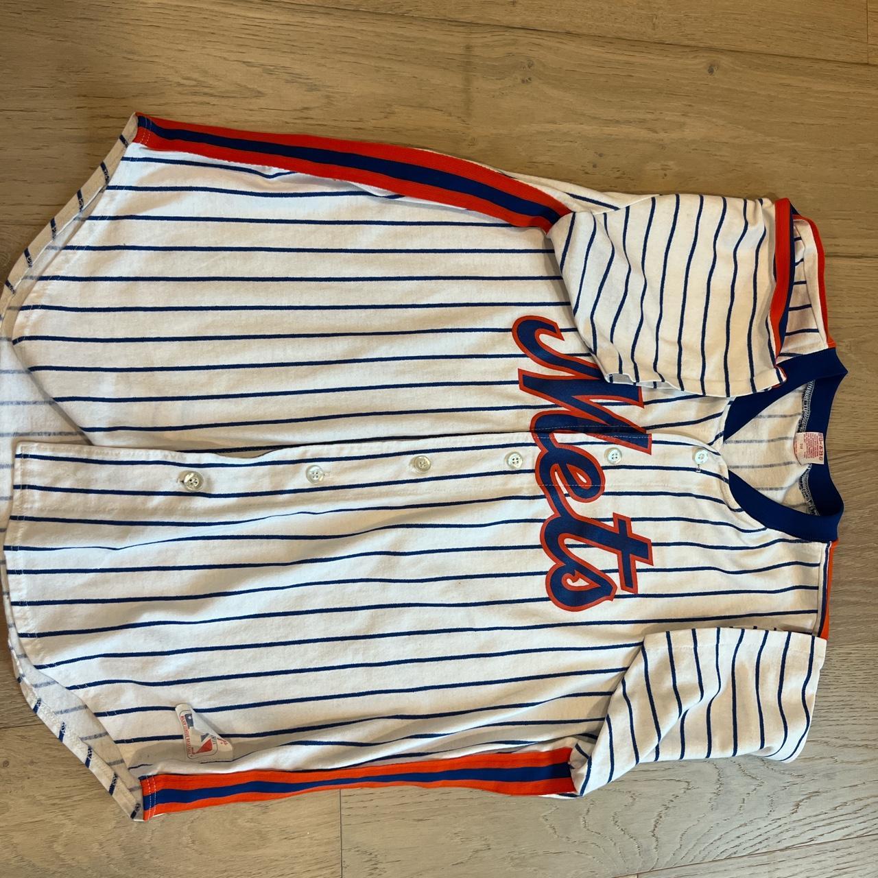 Mets 90s MLB Jersey with a few minor flaws as shown - Depop