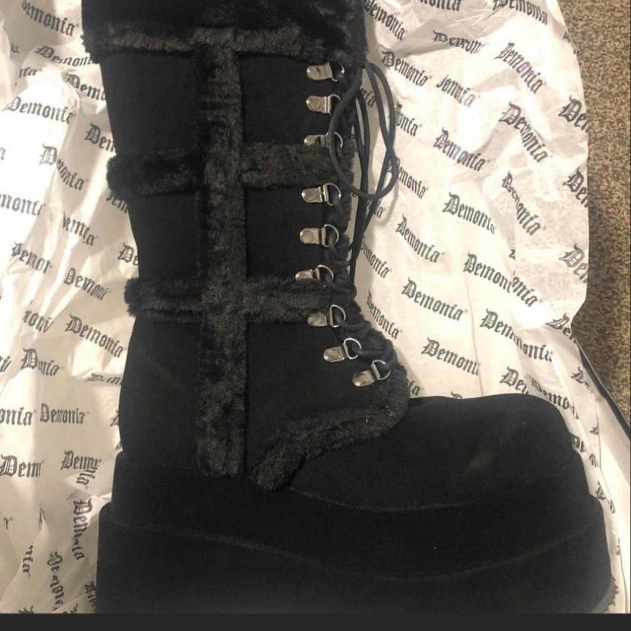 demonia snow boots
