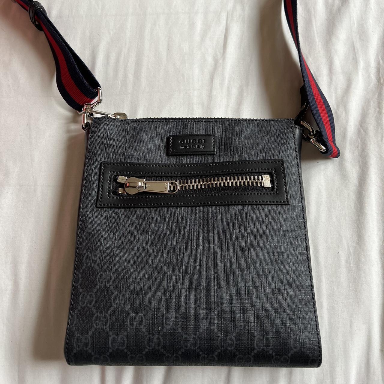 GUCCI MENS MESSENGER BAG - perfect condition no flaws - Depop