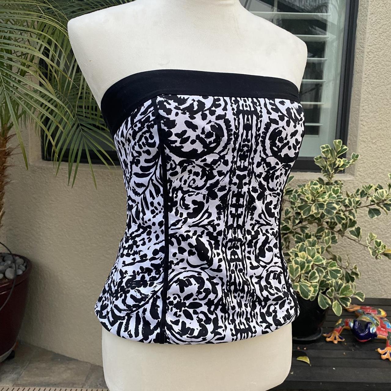 Super cute White House Black Market corset top! - Depop