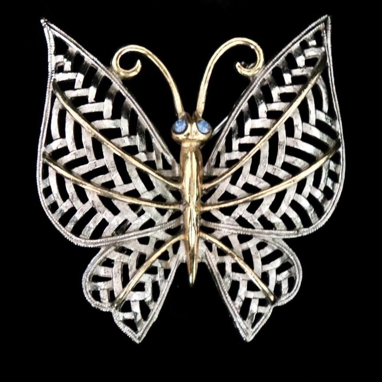 item listed by twitchylamarrvintage