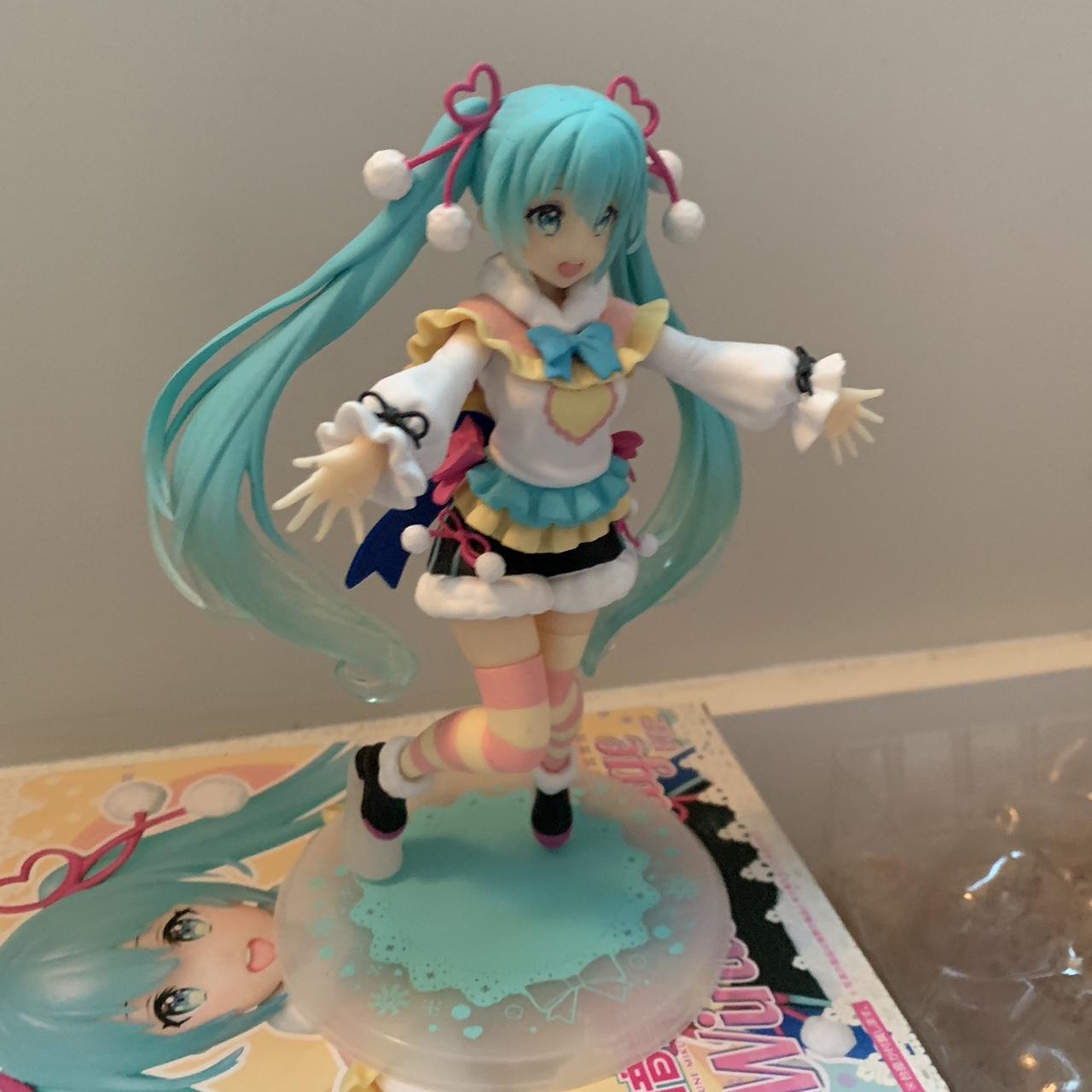 hatsune miku figure. she’s in good condition except... - Depop