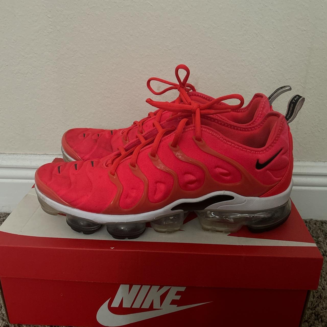 vapormax plus overbranding