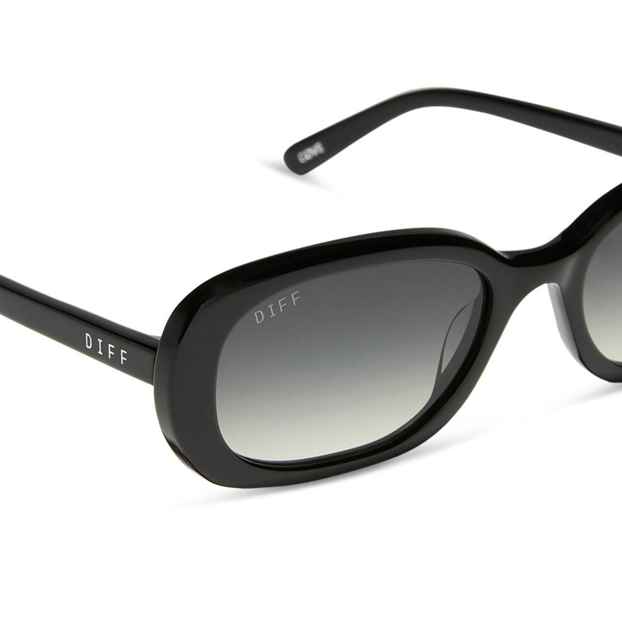 DIFF Women's Oversized Sunglasses - Black – DIFF … - image 3