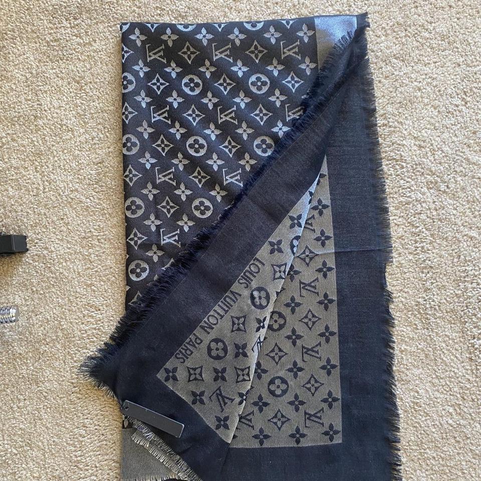 Louis vuitton-scarf - Depop