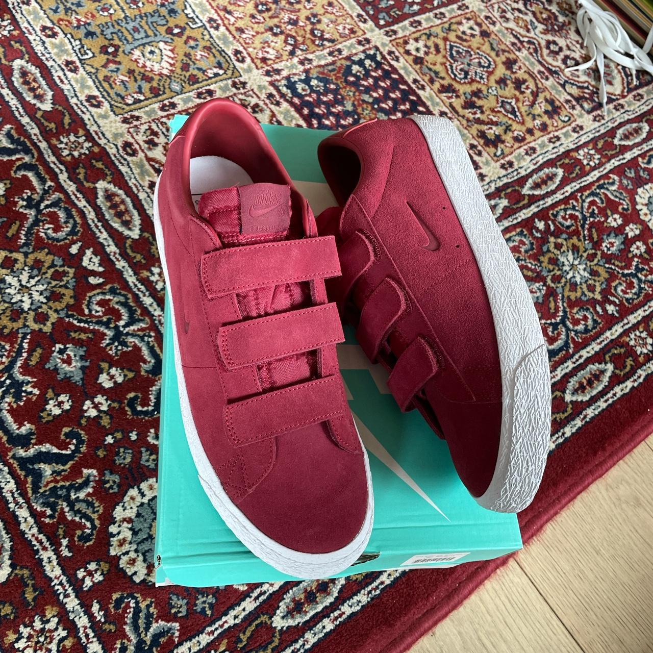 mens nike burgundy trainers