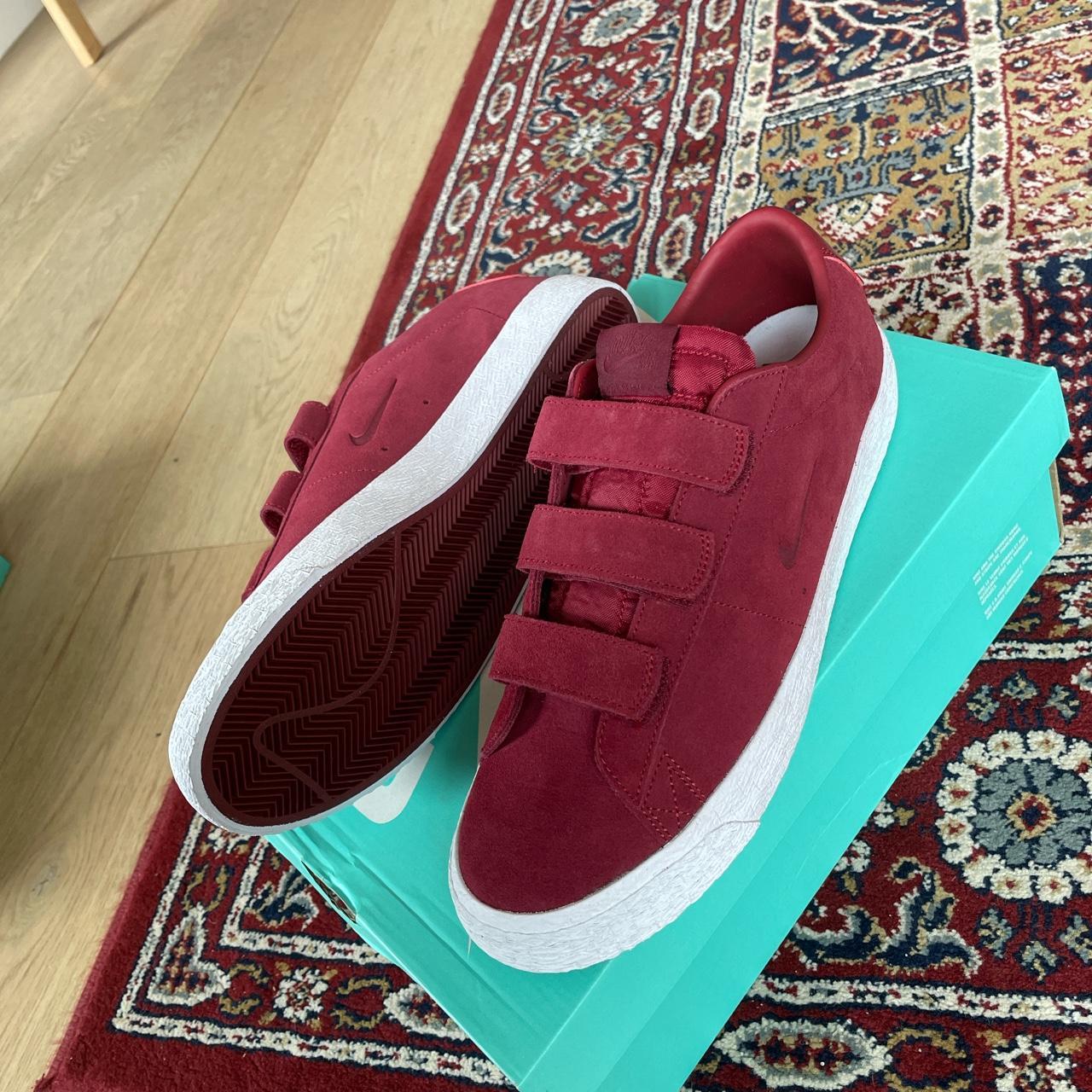 mens nike burgundy trainers