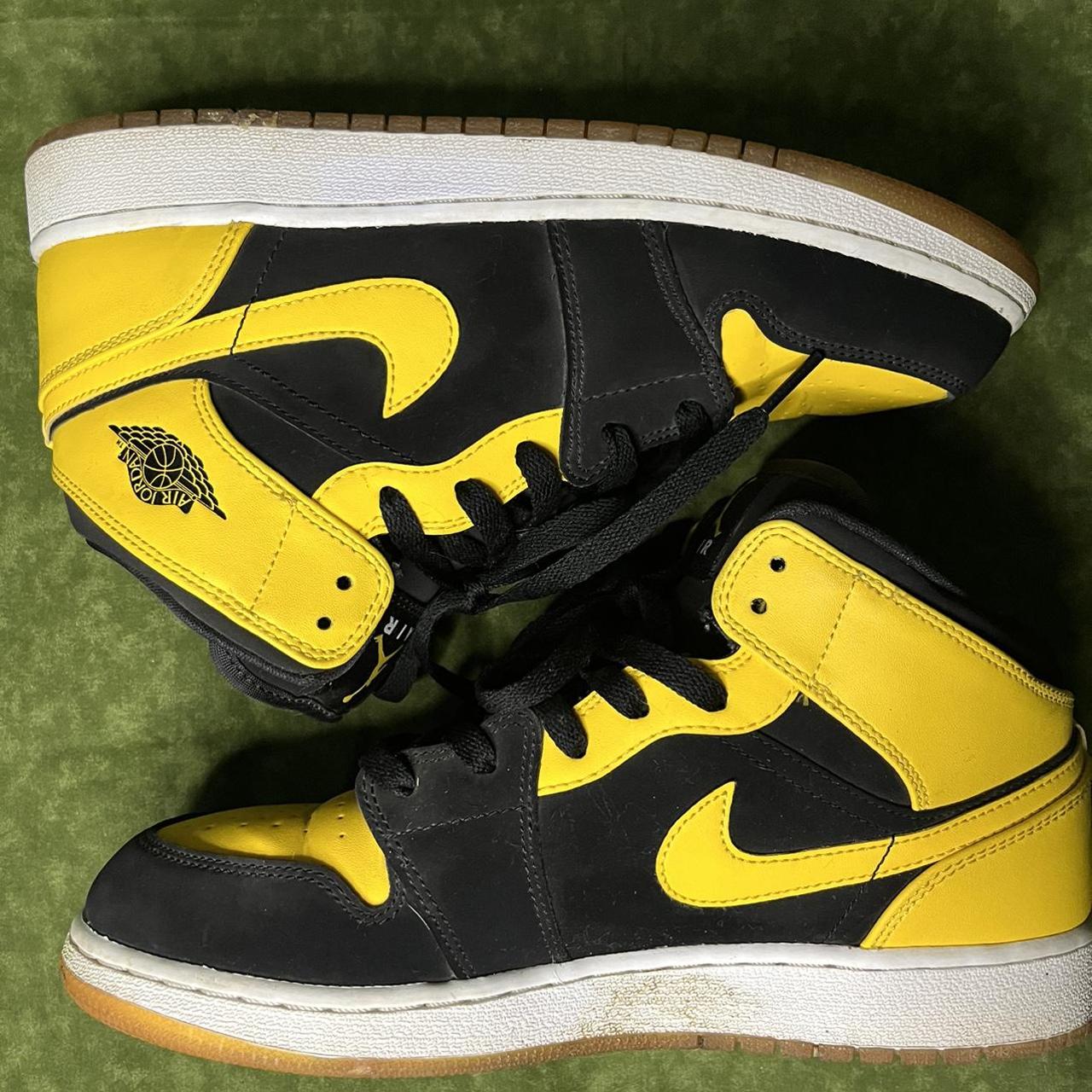 Jordan Yellow and Black Trainers | Depop