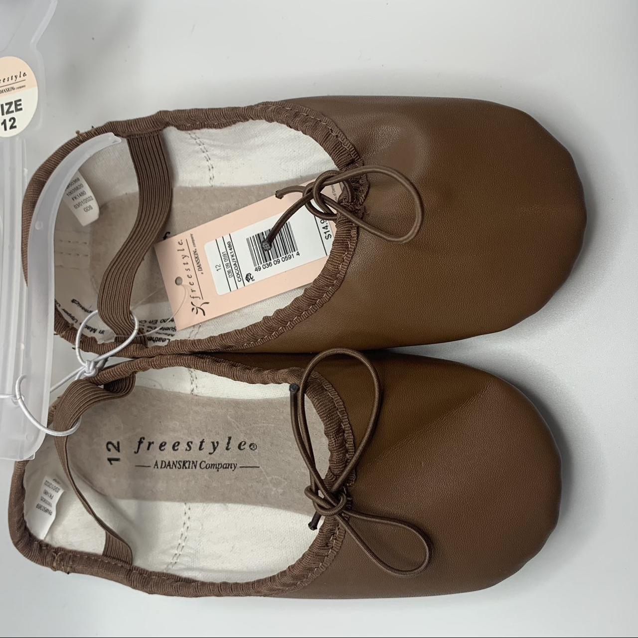 Danskin freestyle ballet store slippers