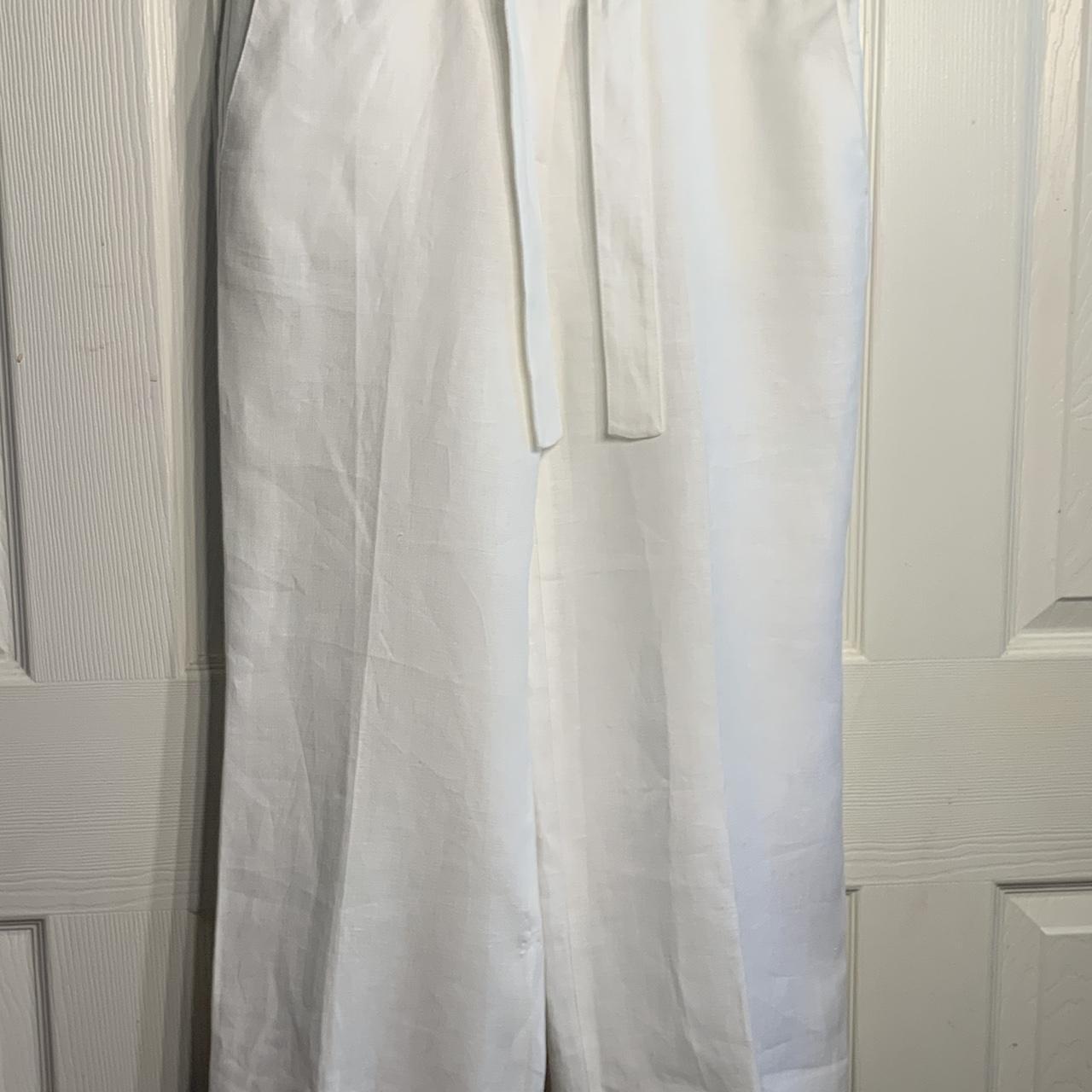 White capri pants Size 10 I pinned it so that it - Depop