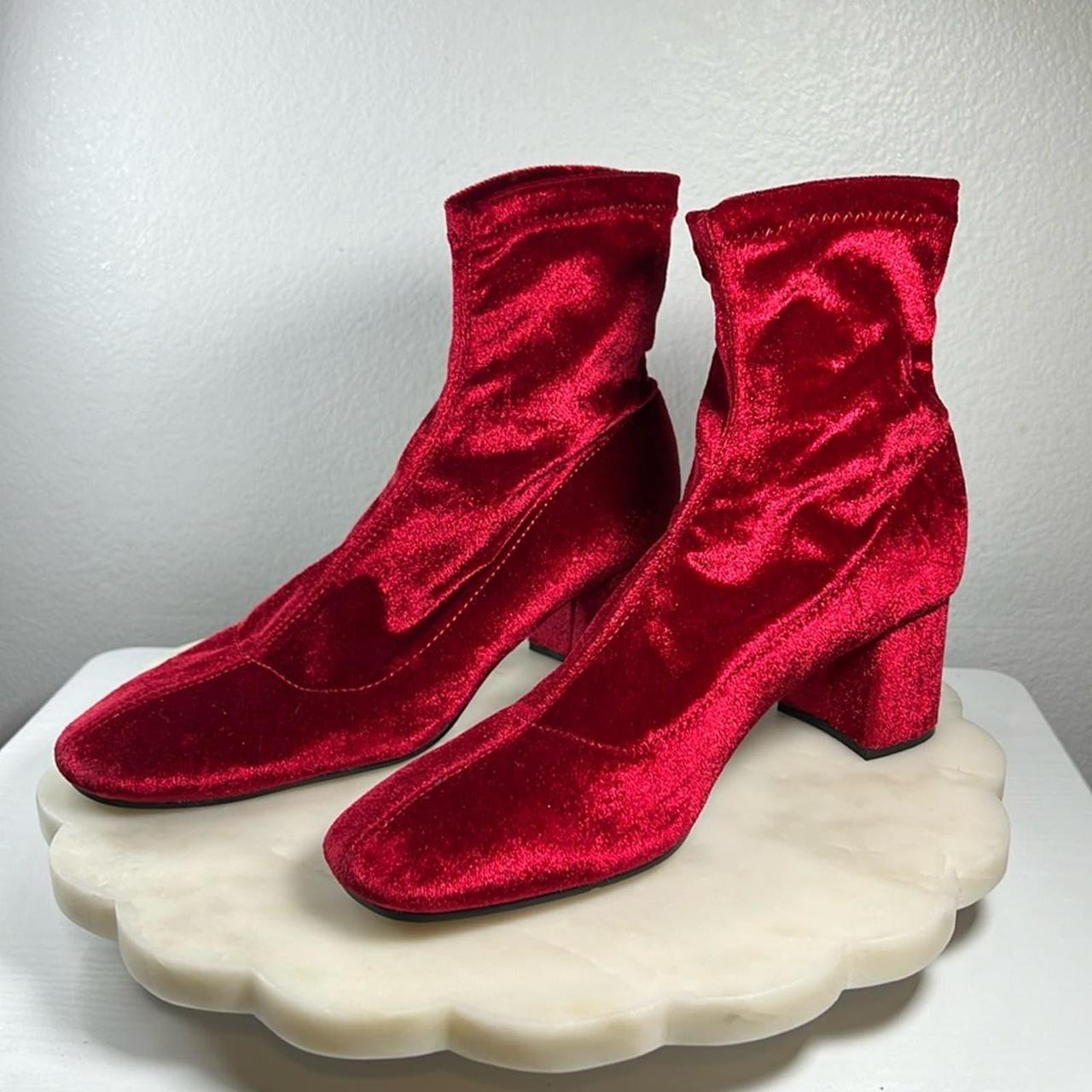 Russet ankle boots with heels, stretch leg and