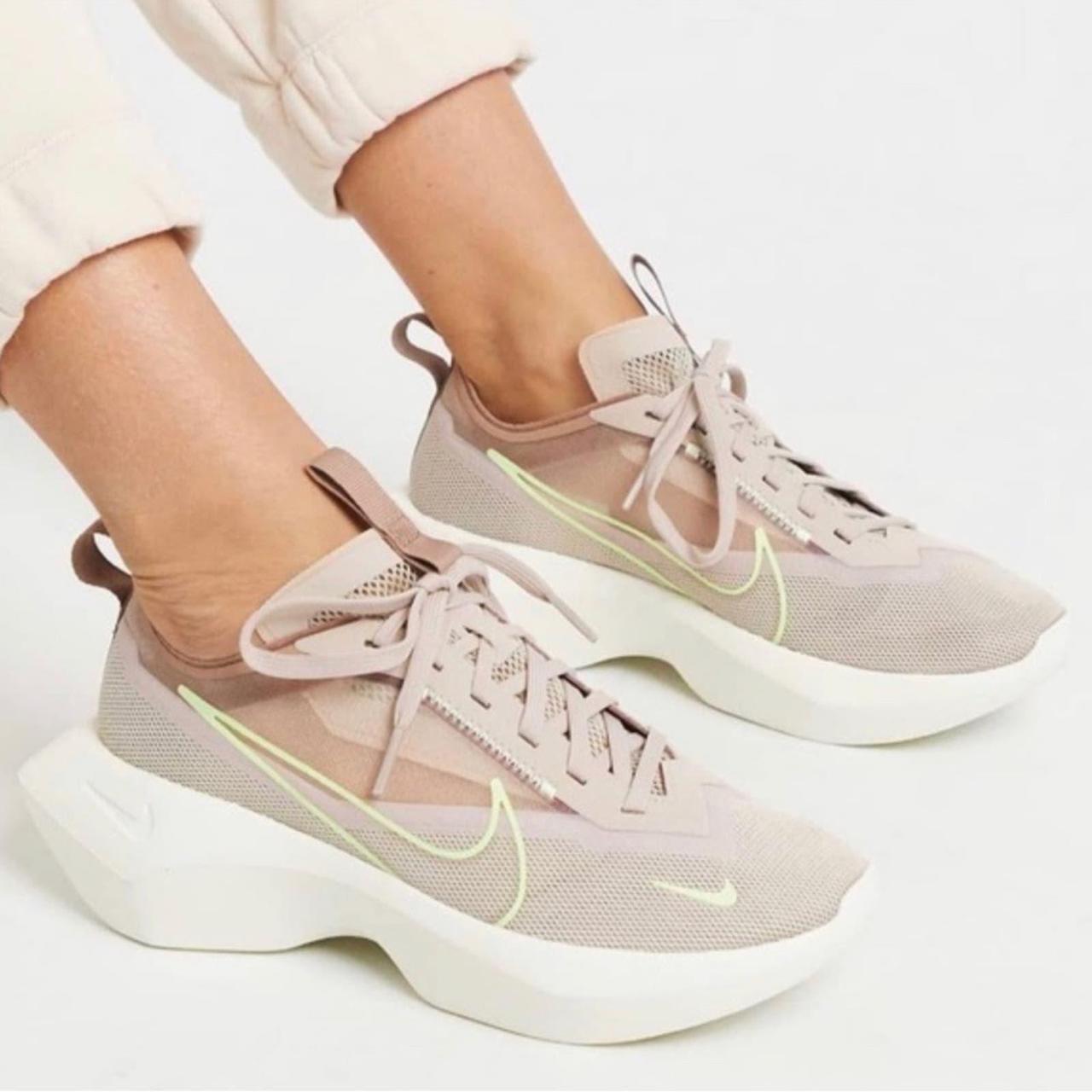 nike vista lite se yellow