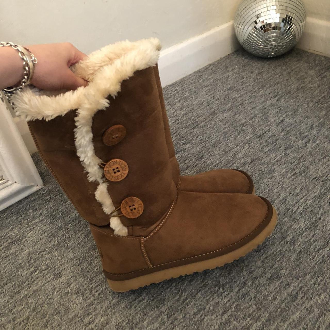 Kids / woman’s size 5 brown fur... - Depop